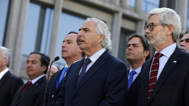 Ministro Chadwick zanja polémica: Esperamos que todas las instituciones nos colaboren