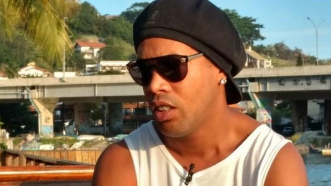 Ronaldinho desmintió boda con dos mujeres: 