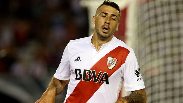 Lucas Pratto se fue en picada contra Tévez: Entró en el juego de hablar mal del otro