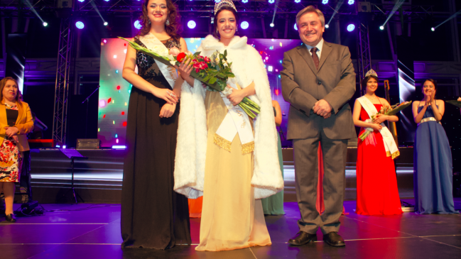 Puerto Natales coronó a su nueva reina