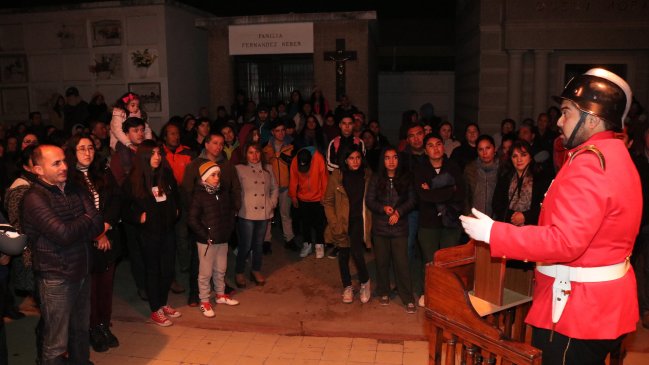 Con visita nocturna al cementerio municipal celebraron Día del Patrimonio en Curicó