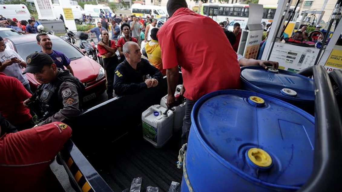 La huelga camionera pierde fuerza pero el desabastecimiento paraliza a Brasil