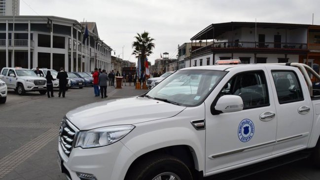 Iquique: Detuvieron a sujeto que se ocultó en su casa tras hurtar camioneta municipal