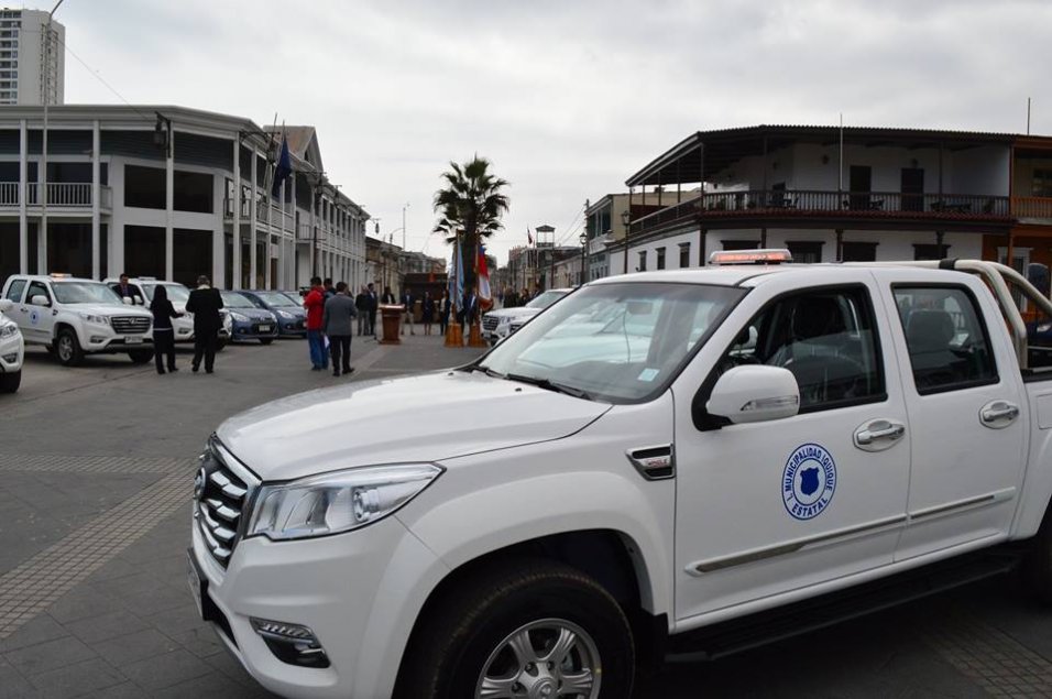 Iquique: Detuvieron a sujeto que se ocultó en su casa tras hurtar camioneta municipal