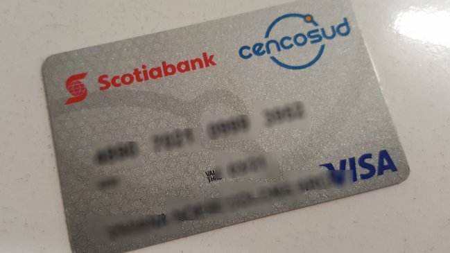 Cencosud deberá indemnizar a clienta por autorizar avance pese a robo de tarjeta