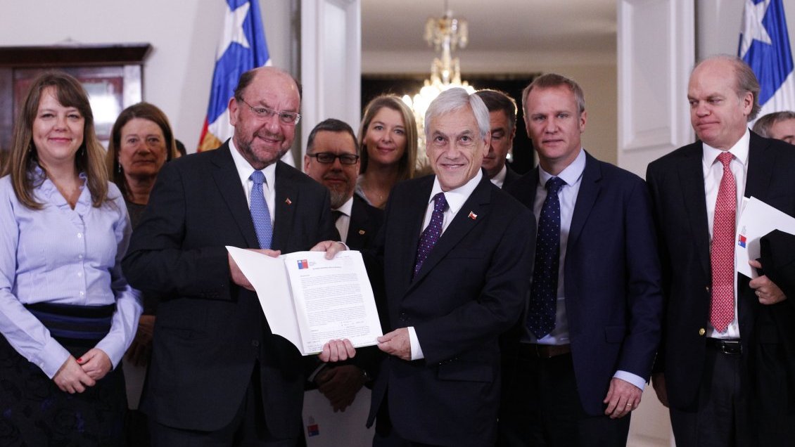 Piñera celebró transversalidad de la mesa por la infancia: 