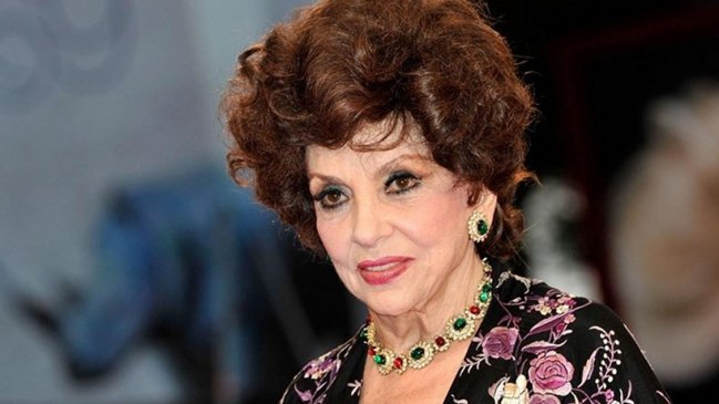 Embargan bienes a Lollobrigida tras denuncia a su asistente por robo