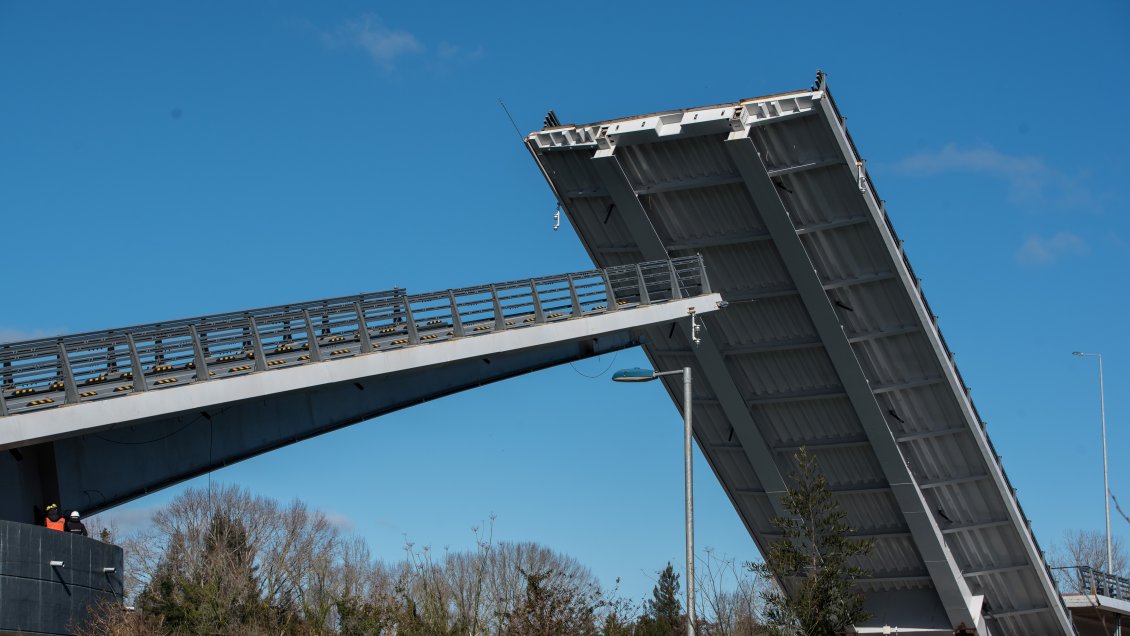 Se acaba la espera: Puente Cau Cau entrará en funcionamiento el 25 de agosto