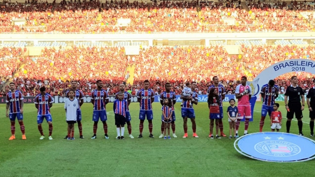 Bahía con Eugenio Mena en cancha cayó ante el líder Flamengo en la liga brasileña