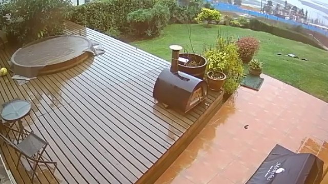 Al menos tres viviendas afectadas por socavón en exclusivo barrio de San Pedro de la Paz