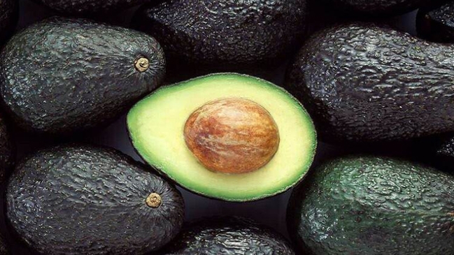 Dos sujetos fueron detenidos por robar paltas en una casa