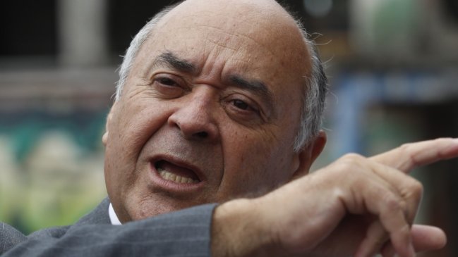 Intendente Ulloa desmintió invitación a lanzamiento del libro de Álvaro Corbalán