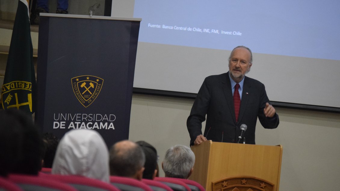 Ministro reitera defensa a nombramiento de presidente del directorio de Codelco