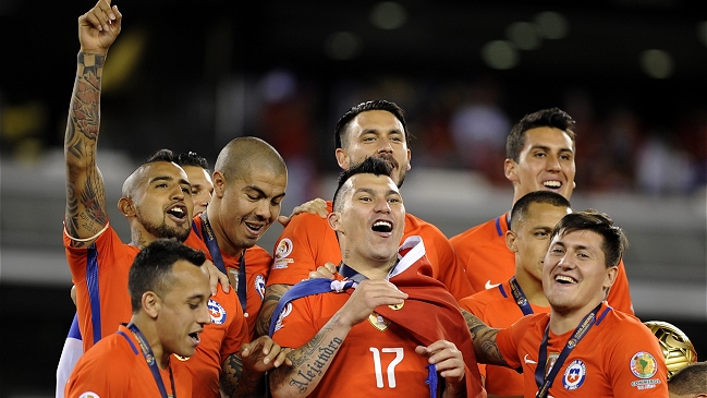 Orgullo nacional: Gary Medel se convierte en el tercer jugador con más partidos en la Roja