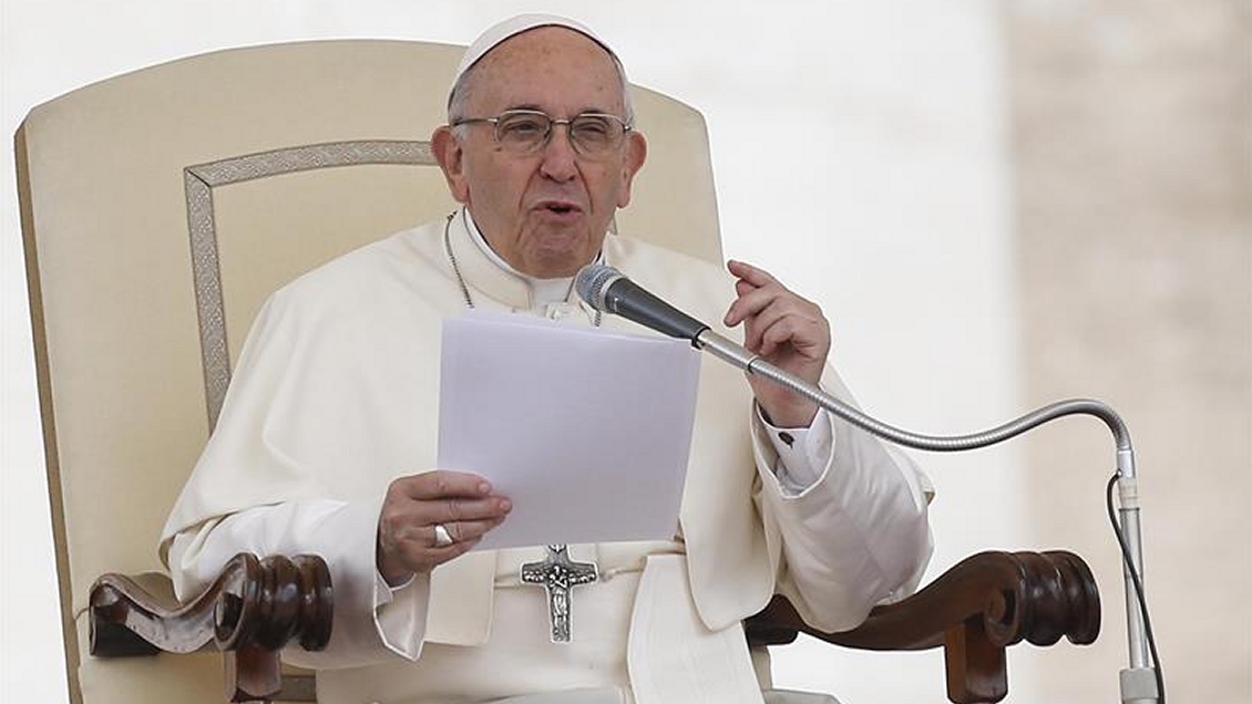 Llegaron a Roma los curas víctimas de Karadima que se reunirán con el papa
