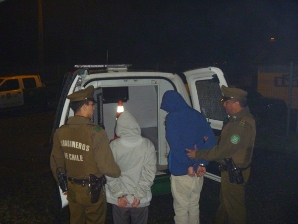 Detienen por robo a pareja dentro de automotora en Valdivia: Estaban ocultos en el baño