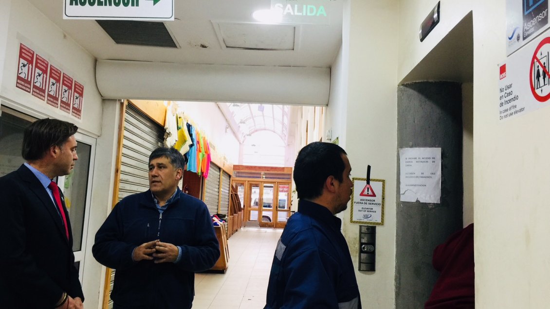 Punta Arenas: La próxima semana estará funcionando ascensor del Mercado Municipal