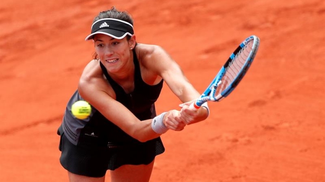 Garbiñe Muguruza barrió con Samantha Stosur y se metió a octavos de final de Roland Garros