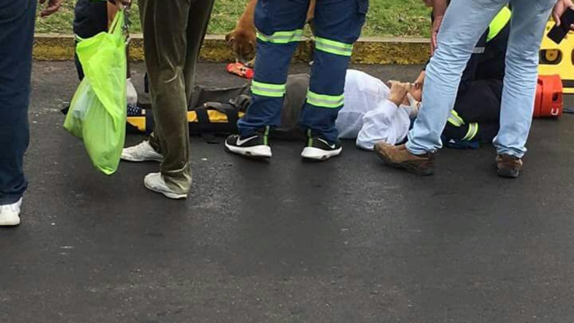 Descuido con bolsa de galletas provoca accidente en Iquique