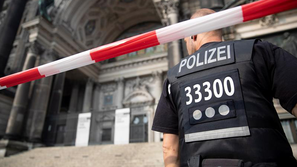 Tiroteo en la catedral de Berlín dejó dos heridos, entre ellos un policía