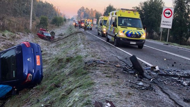 Colisión frontal entre dos vehículos dejó un muerto y un herido en la Región del Biobío