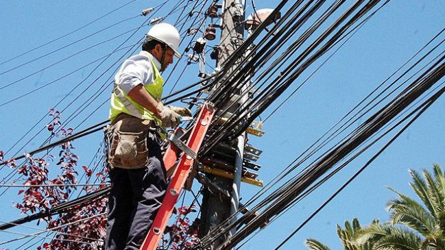 Corte de energía deja sin suministro eléctrico a 300 clientes de Iquique
