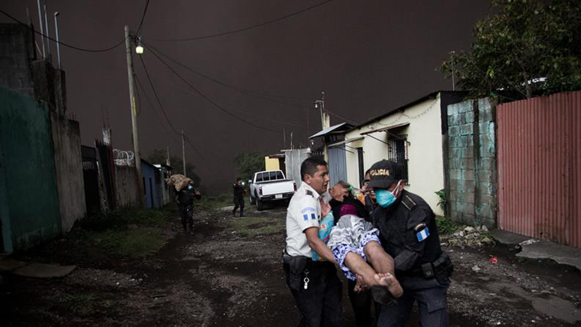 Aumentan a 25 los muertos por la erupción del Volcán de Fuego en Guatemala