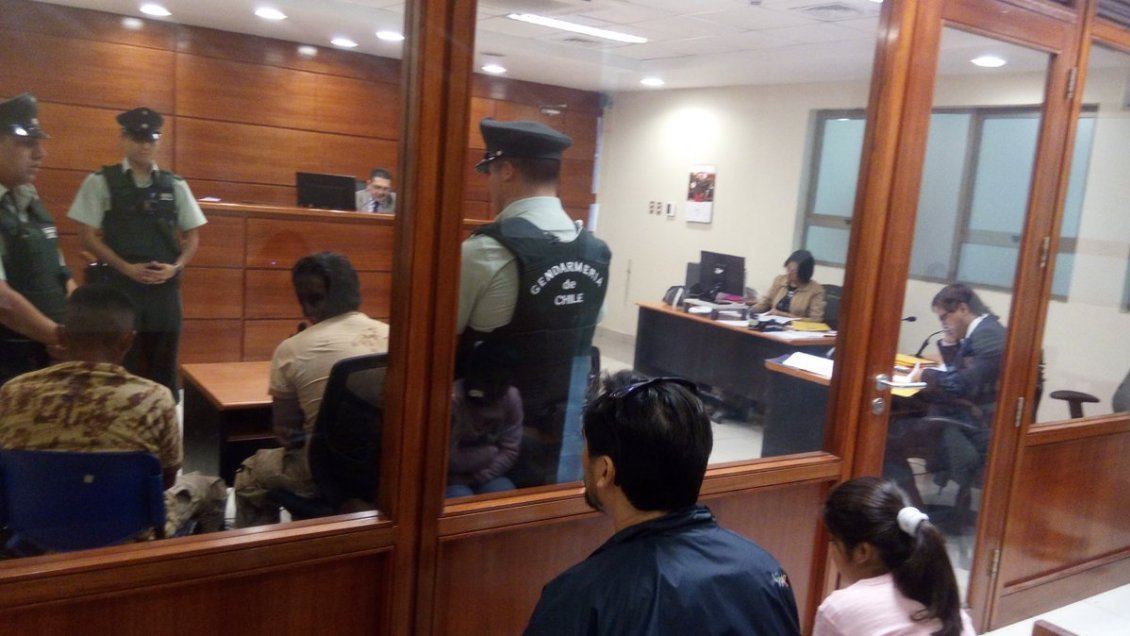 Dos hombres que vestían uniforme militar fueron detenidos en la frontera con Perú