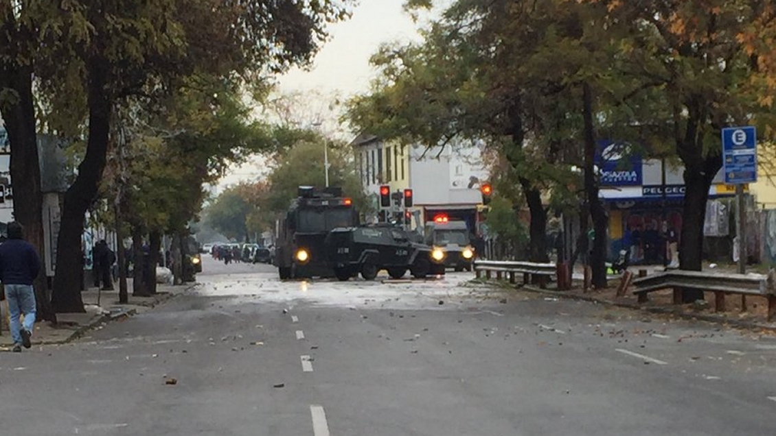Incidentes en Liceo Confederación Suiza dejaron dos detenidos