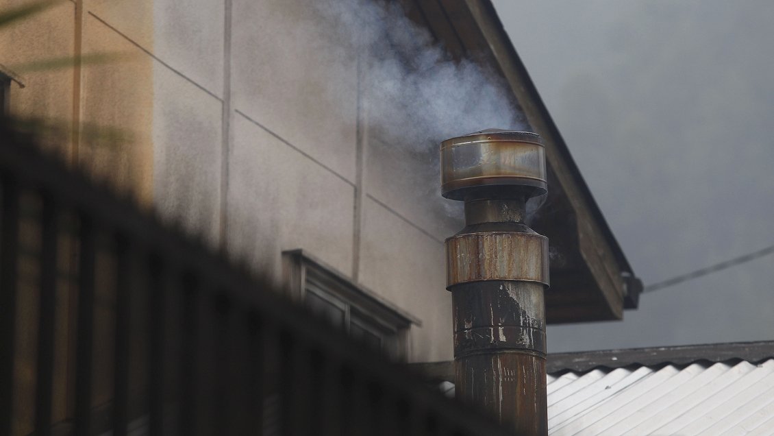 Chillán: Fin de semana con restricción ambiental dejó 27 sumarios por uso de leña