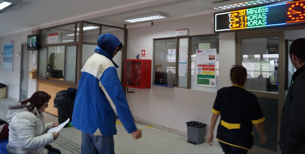 Hospital de Quilpué realiza auditoría tras muerte de joven que pasó 12 horas en una camilla