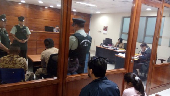 Dos hombres que vestían uniforme militar fueron detenidos en la frontera con Perú