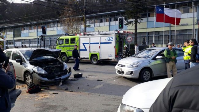 Choque triple en Puerto Montt: Niño quedó herido y fue hospitalizado