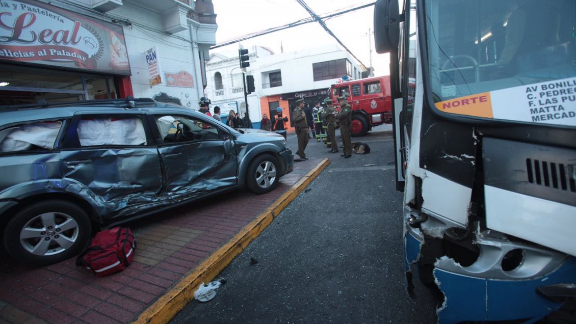 Colisión dejó 23 lesionados en pleno centro de Antofagasta