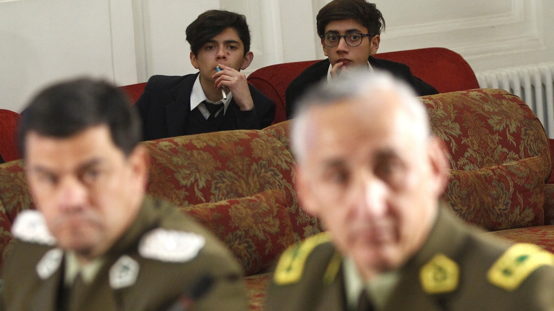 Carabineros ante diputados: No queremos que menores de edad resulten lesionados