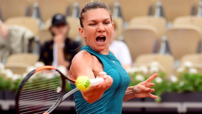 Simona Halep resistió a Angelique Kerber y se instaló en semifinales de Roland Garros