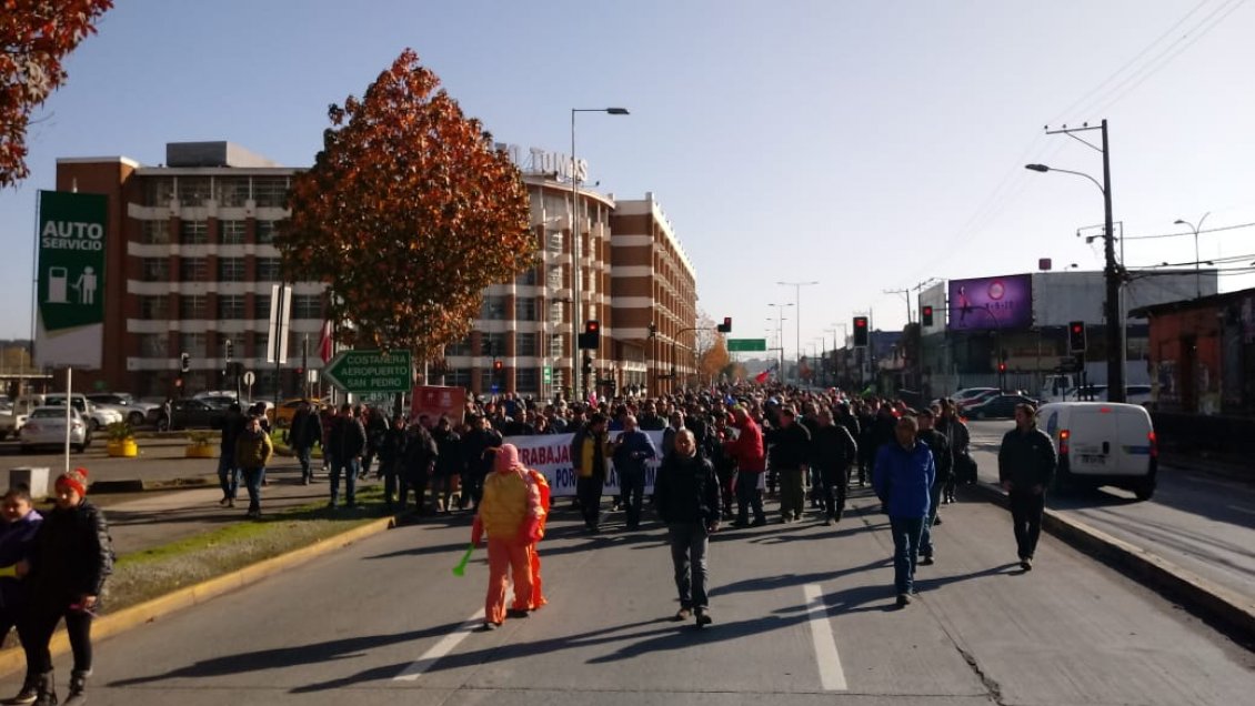 Marcha feminista coincidió con la de pescadores en Concepción