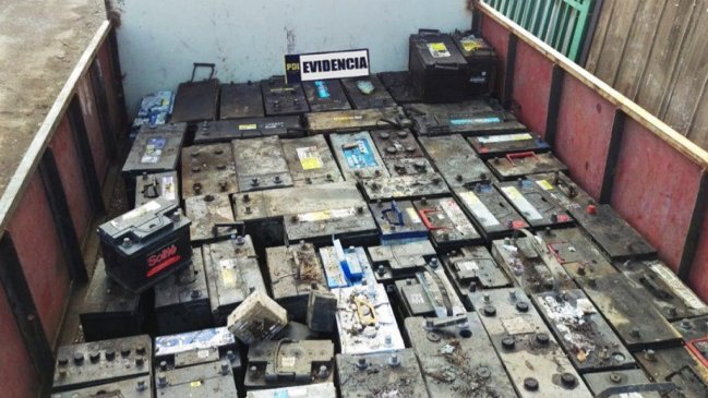Valdiviano fue detenido por acopiar cinco toneladas de baterías