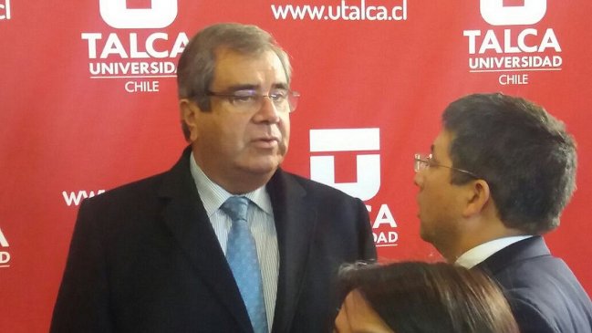 Rector de la U. de Talca confirmó que tres académicos están denunciados por acoso sexual