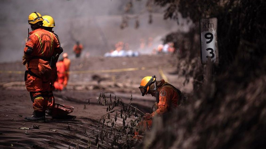 Volcán de Fuego: Malas condiciones obligaron a suspender labores de rescate