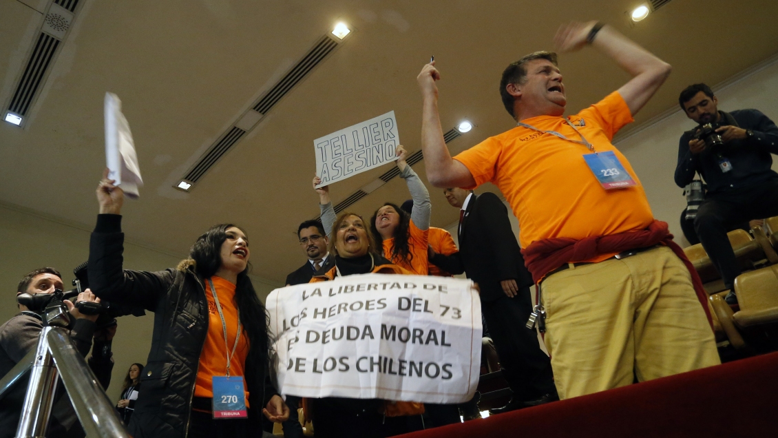 Oposición lleva a Comisión de Ética invitaciones de la UDI a interpelación de Larraín