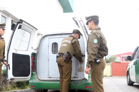 Iquique: Prisión preventiva para sujeto que golpeó con un arma a dos carabineros