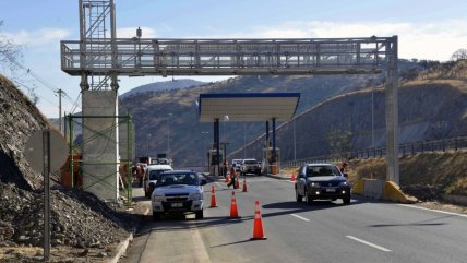   Plan Chile sin Barreras: MOP instaló el primer pórtico de telepeaje en Radial Nororiente 