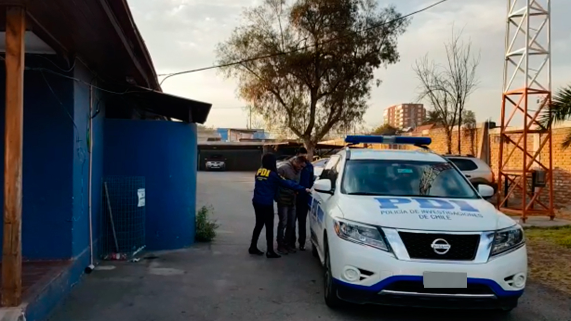 Detectan nuevo método para robar autos: Usan a familias con niños para engañar a los conductores