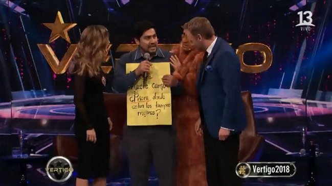 Estudiante de U. Iberoamericana emplazó a ministro Varela en 