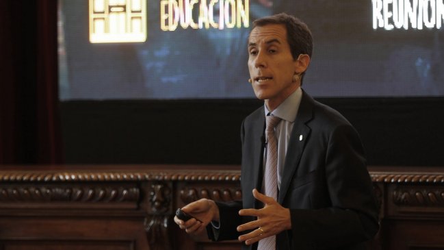 Alcalde Alessandri prefiere colegios mixtos, pero llama a respetar 