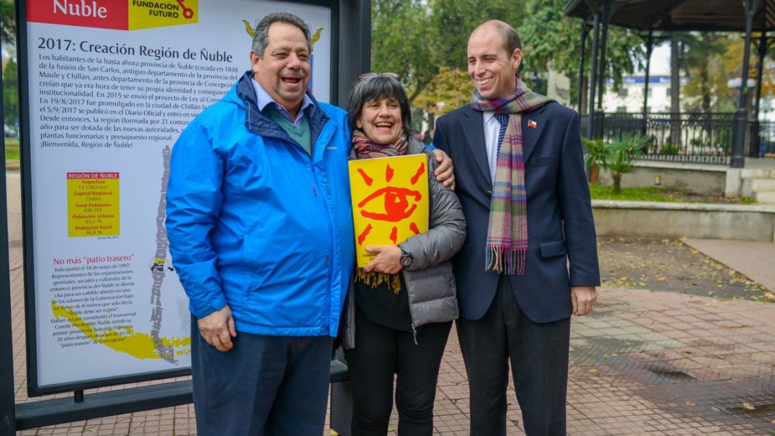 Hermana de Piñera inauguró exposición 