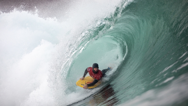 Sudafricano accidentado brilló en la segunda jornada del Arica Cultura Bodyboard 2018