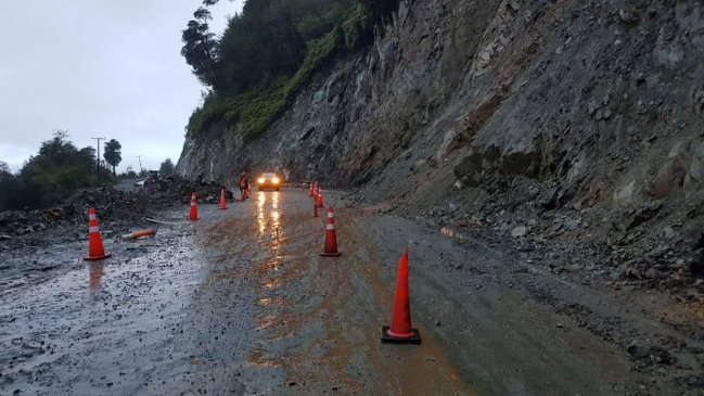 MOP cierra la Carretera Austral en Palena por peligro de derrumbes