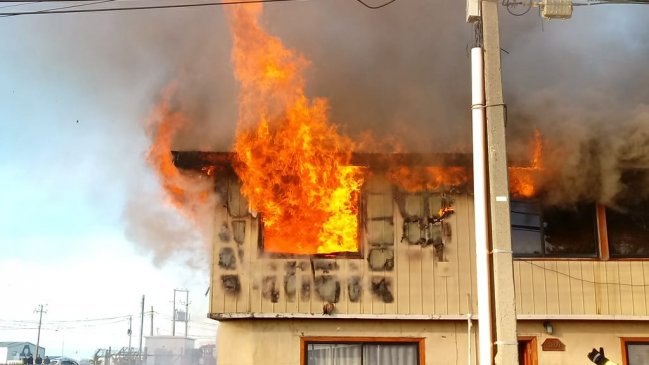 Punta Arenas: incendio afectó a vivienda en el sector norte de la ciudad